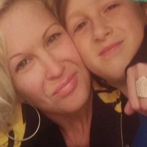 Meet your Posher, Leslie